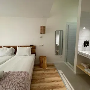  Alojamento de Acomodação e Pequeno-almoço Altinho - Quartos - - Portugal